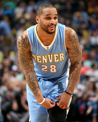 英超赛程吃紧，丹佛掘金转会期战术微调，球迷炸锅，更衣室氛围转暖的简单介绍