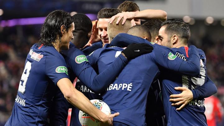 今晚体能课后；阿贾克斯扳平良机备战法国杯；管理层满意；资深球员宣示担当 