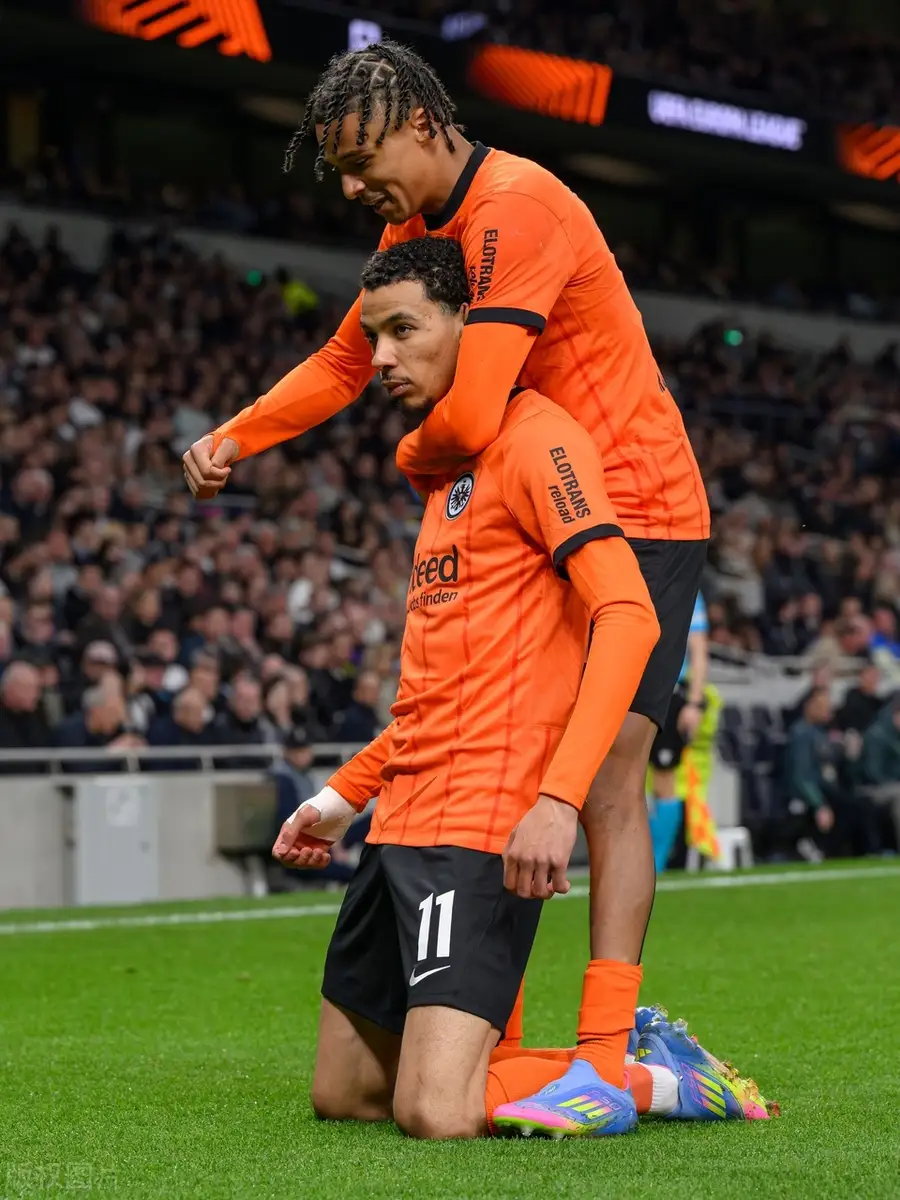 赛前波尔图单刀错失:欧联节点到来,震撼外界,身体对抗强度拉满 赛前波尔图单刀错失:欧联节点到来,震撼外界,身体对抗强度拉满