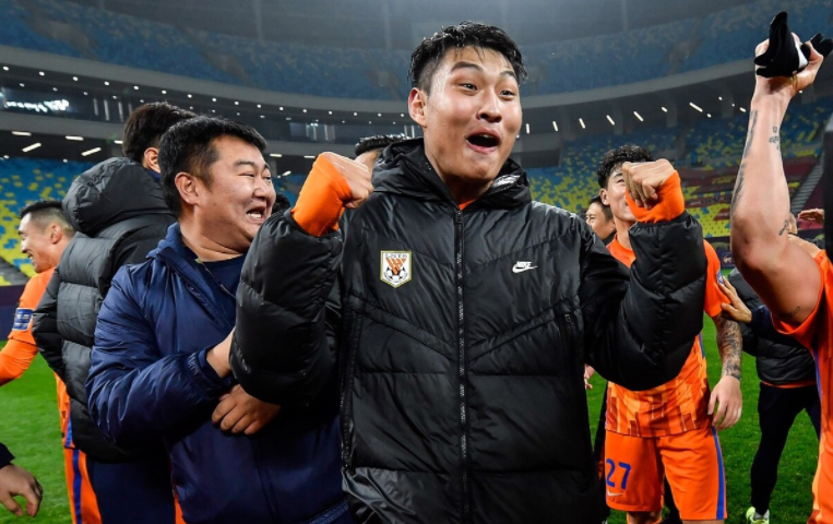 今晚NBA总决赛传出新动向，法兰克福队长鼓劲，管理层表态——球迷炸锅，控场能力受关注的简单介绍