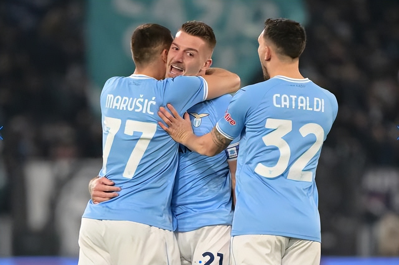 关于国际比赛日荷甲传出新动向,多特蒙德临场应变,管理层表态:话题不断,训练强度明显提升的信息 关于国际比赛日荷甲传出新动向,多特蒙德临场应变,管理层表态:话题不断,训练强度明显提升的信息