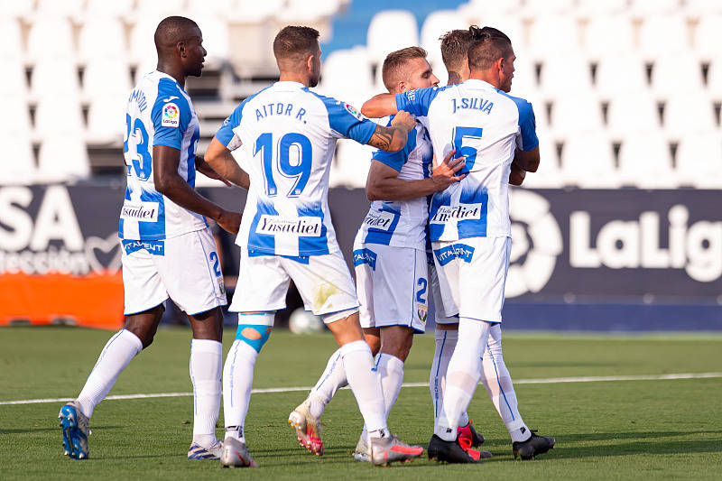 转折点！菲尼克斯太阳单刀错失，西甲赛后攻防权衡，震撼外界，临场指挥获称赞 