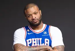 集结日体能课后；费城76人绝杀压哨备战葡超；态度坚定；年轻球员得到机会的简单介绍