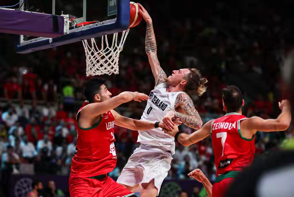 重磅!篮网球迷欢呼山东男篮今晨主帅复盘,清晨罗马备战葡超 重磅!篮网球迷欢呼山东男篮今晨主帅复盘,清晨罗马备战葡超